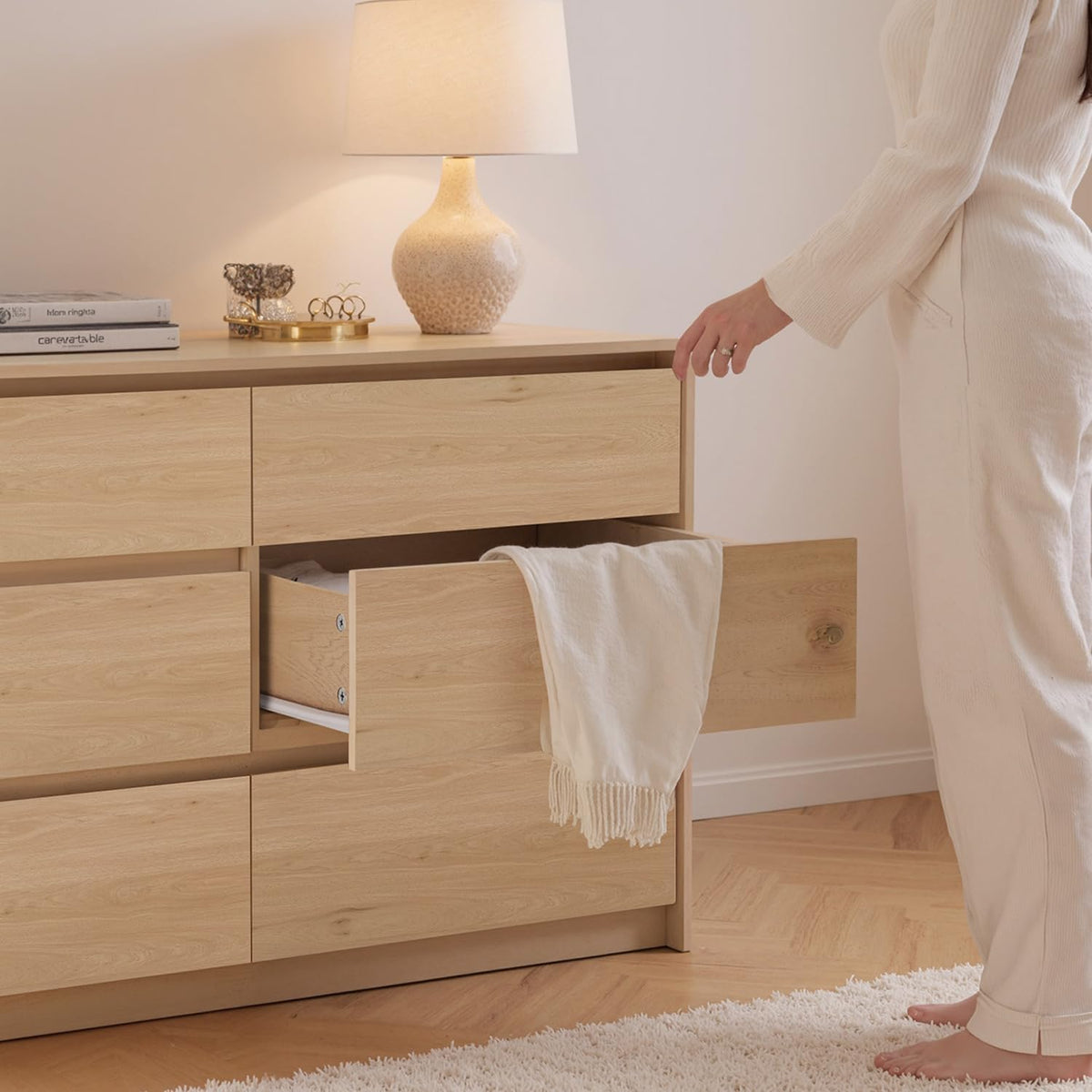 6 Drawer Dresser for Bedroom, Curved Edge Design Modern Dressers & Chest of Drawers, 47" Wide Dresser Natural Oak