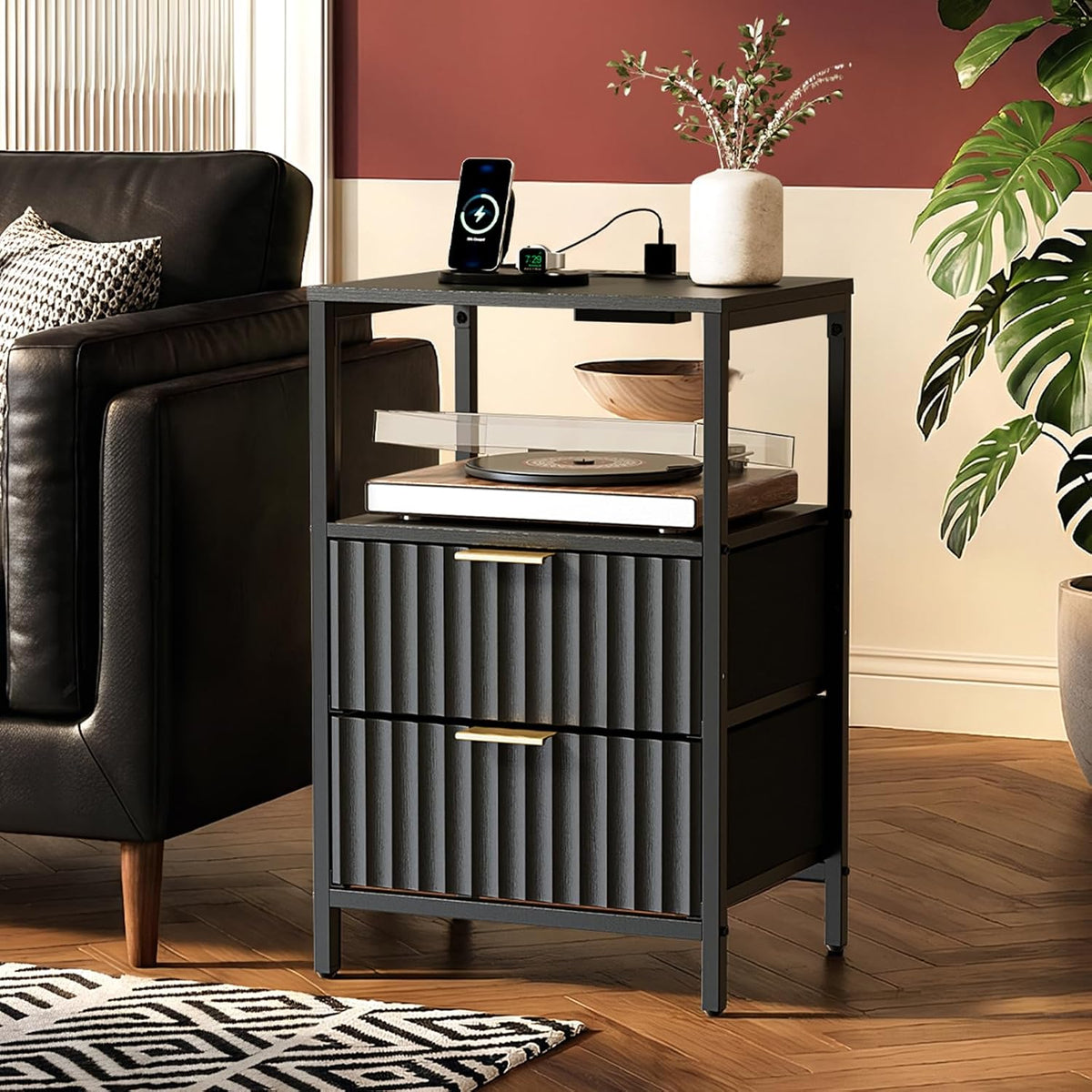 VINGLI Black Nightstands Set of 2 with Fabric Drawers, Fluted Nightstands with Charging Station, Night Stand Set of 2, Small Bedside Table, Bed Side Table/Night Stand with Charging Station for Bedroom
