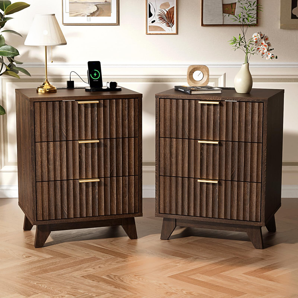 VINGLI Black Nightstands Set of 2 with Fabric Drawers, Fluted Nightstands with Charging Station, Night Stand Set of 2, Small Bedside Table, Bed Side Table/Night Stand with Charging Station for Bedroom