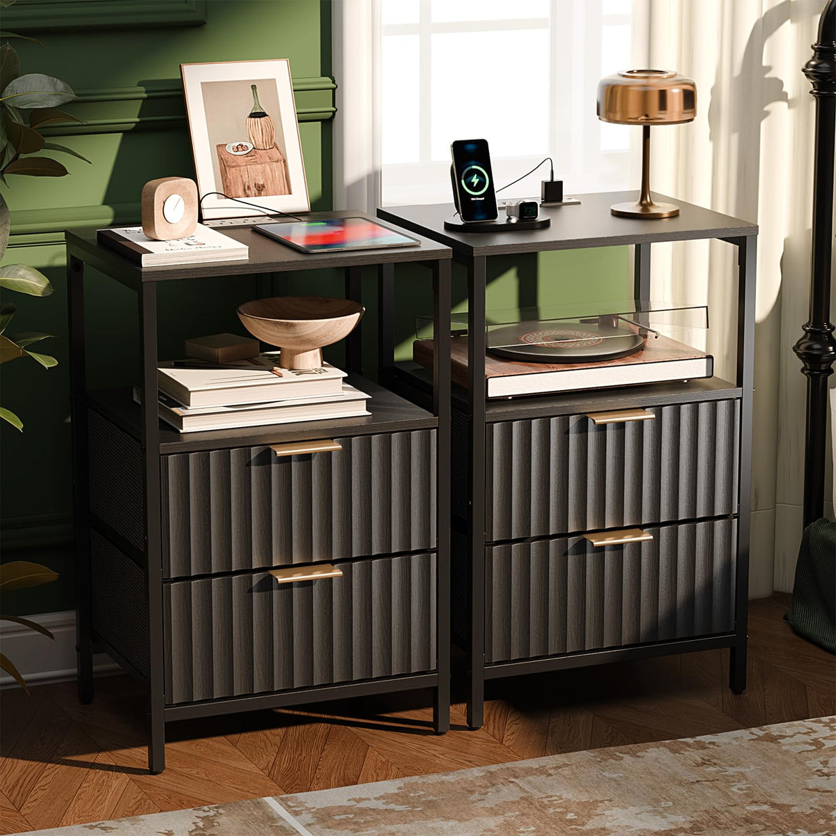 VINGLI Black Nightstands Set of 2 with Fabric Drawers, Fluted Nightstands with Charging Station, Night Stand Set of 2, Small Bedside Table, Bed Side Table/Night Stand with Charging Station for Bedroom