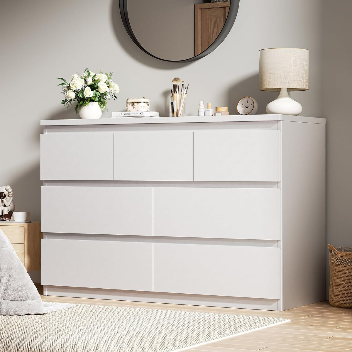 Jocoevol Modern White 7 Drawer Dresser for Bedroom, Simply Chest of Drawers, Wood Storage Dresser with Deep Drawers for Living Room Hallway Entryway, White