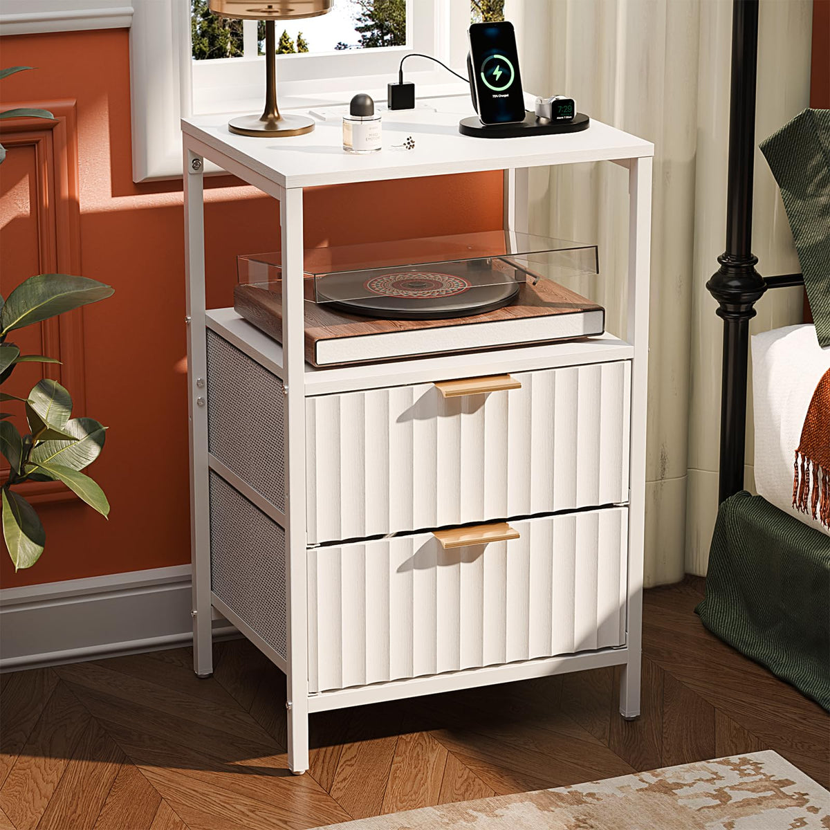 VINGLI Black Nightstands Set of 2 with Fabric Drawers, Fluted Nightstands with Charging Station, Night Stand Set of 2, Small Bedside Table, Bed Side Table/Night Stand with Charging Station for Bedroom